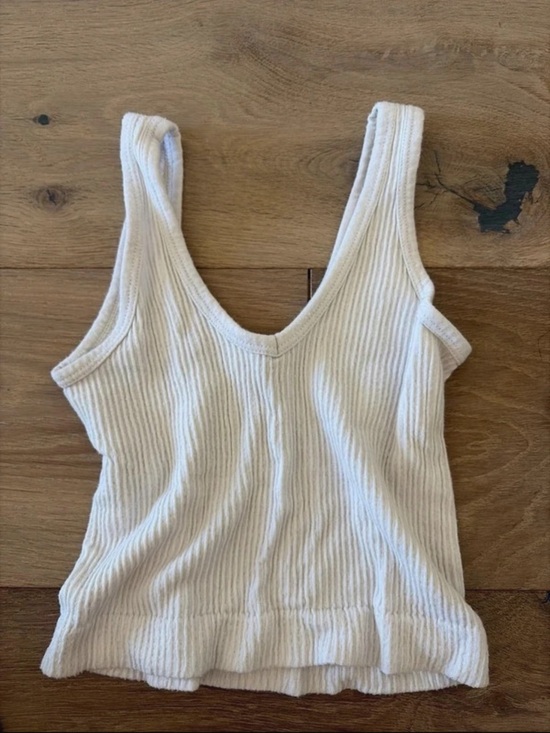 Urban Outfitters Tops - Urban Outfitters seamless drew tank small white
